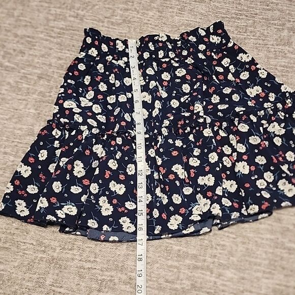 🍍 Shein- paper bag ruffle skirt - Picture 3 of 6